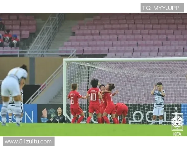 2015东亚杯女足精彩对决中国队迎战日本队的激烈较量与战术分析 2015东亚杯女足精彩对决中国队迎战日本队的激烈较量与战术分析